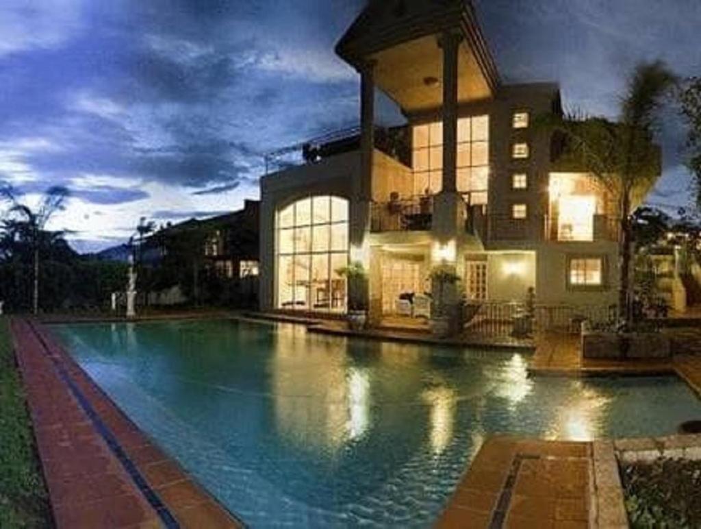 Valdior Guest House Умхланга Экстерьер фото